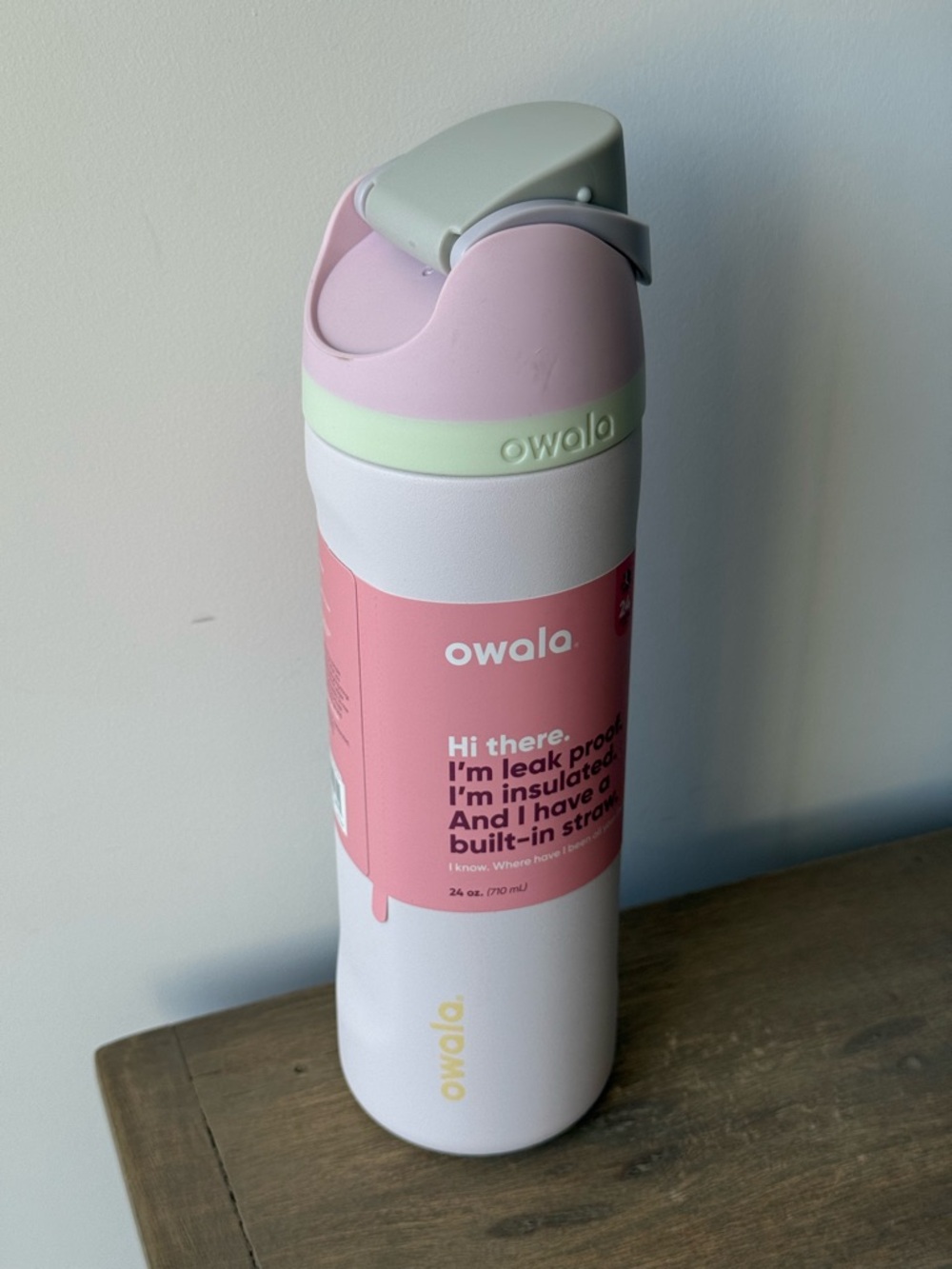 Brand New owala Pastel Pink & White 24oz Insulated Water Bottle